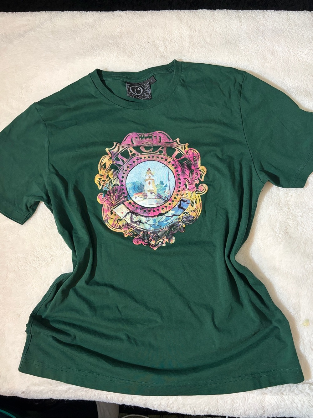 Forest Green Short-Sleeve Graphic Tee with Decorative Crest